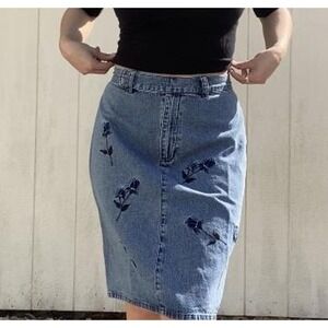 Liz Claiborne Lizwear Vintage Denim Blue Jean Skirt Floral Embroidery Sz 10